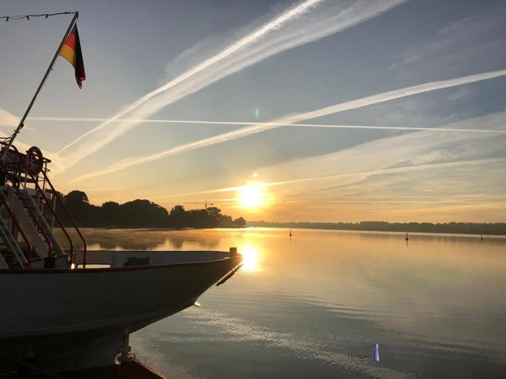 Hotel Hausboot Fjord Nordstern Mit Dachterrasse In Schleswig Exterior foto
