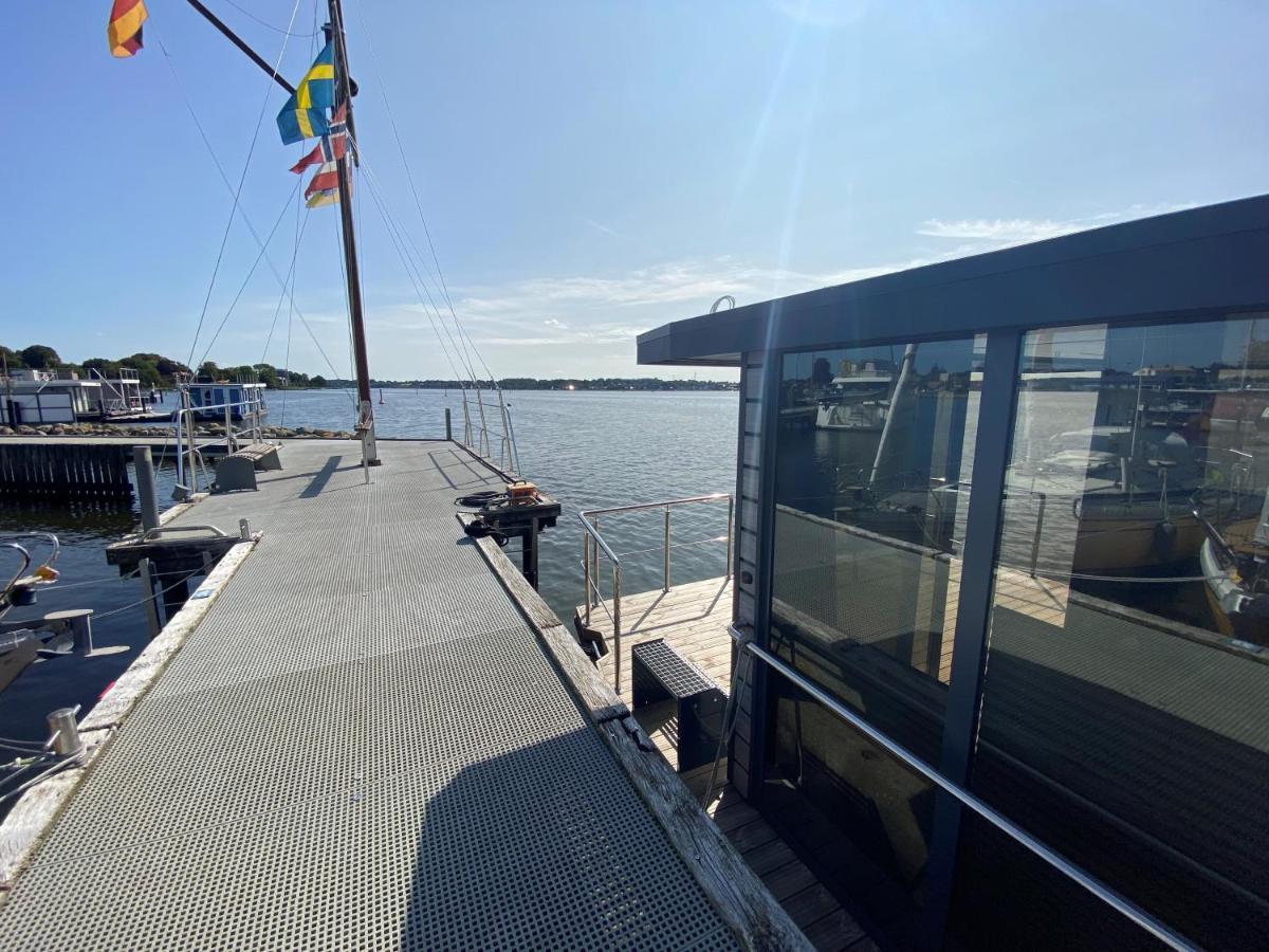 Hotel Hausboot Fjord Nordstern Mit Dachterrasse In Schleswig Exterior foto
